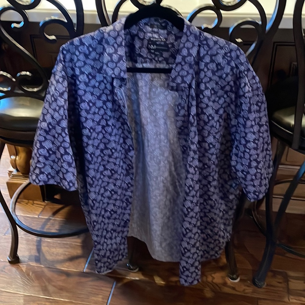 Mens summer shirt. Blue paisley